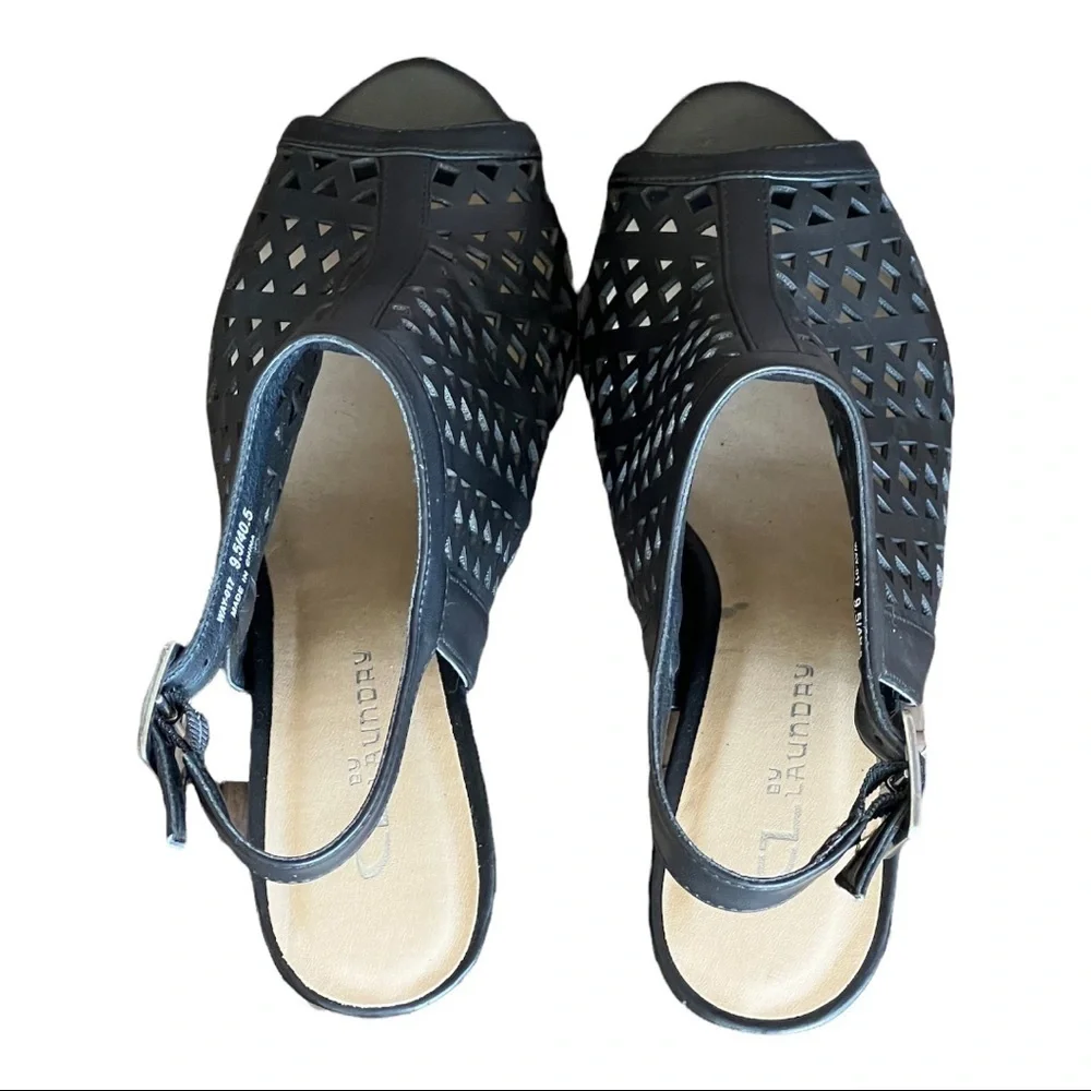 Chinese Laundry Winning Peep Toe Sandals in Black 9.5